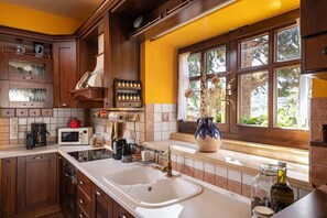Fridge, microwave, oven, dishwasher