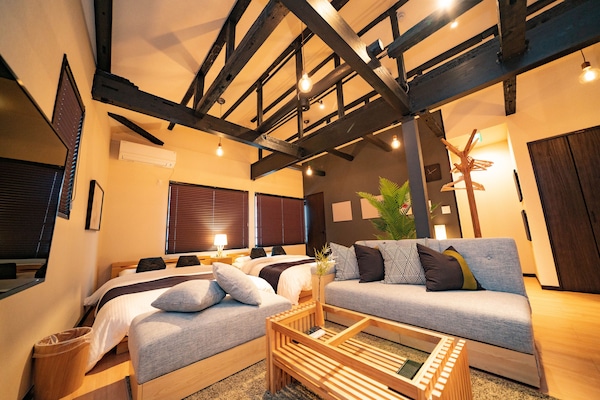 Premium Penthouse (2F) | 1 bedroom, desk, blackout drapes, soundproofing