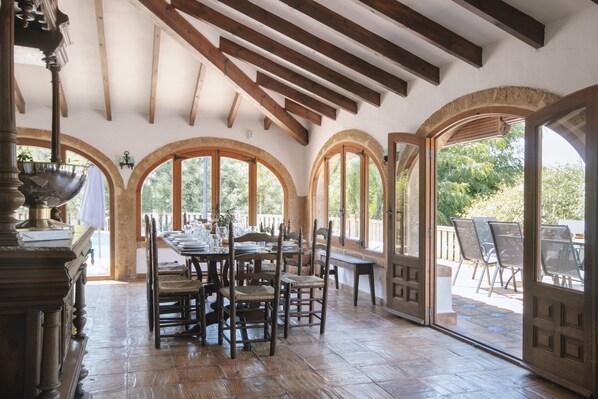 Outdoor dining - Large and classic villa with private pool in Javea, Costa Blanca, Spain for 4 persons (Javea)