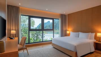 Biệt thự Premium, 4 phòng ngủ | Minibar, két bảo mật tại phòng, bàn, màn/rèm cản sáng