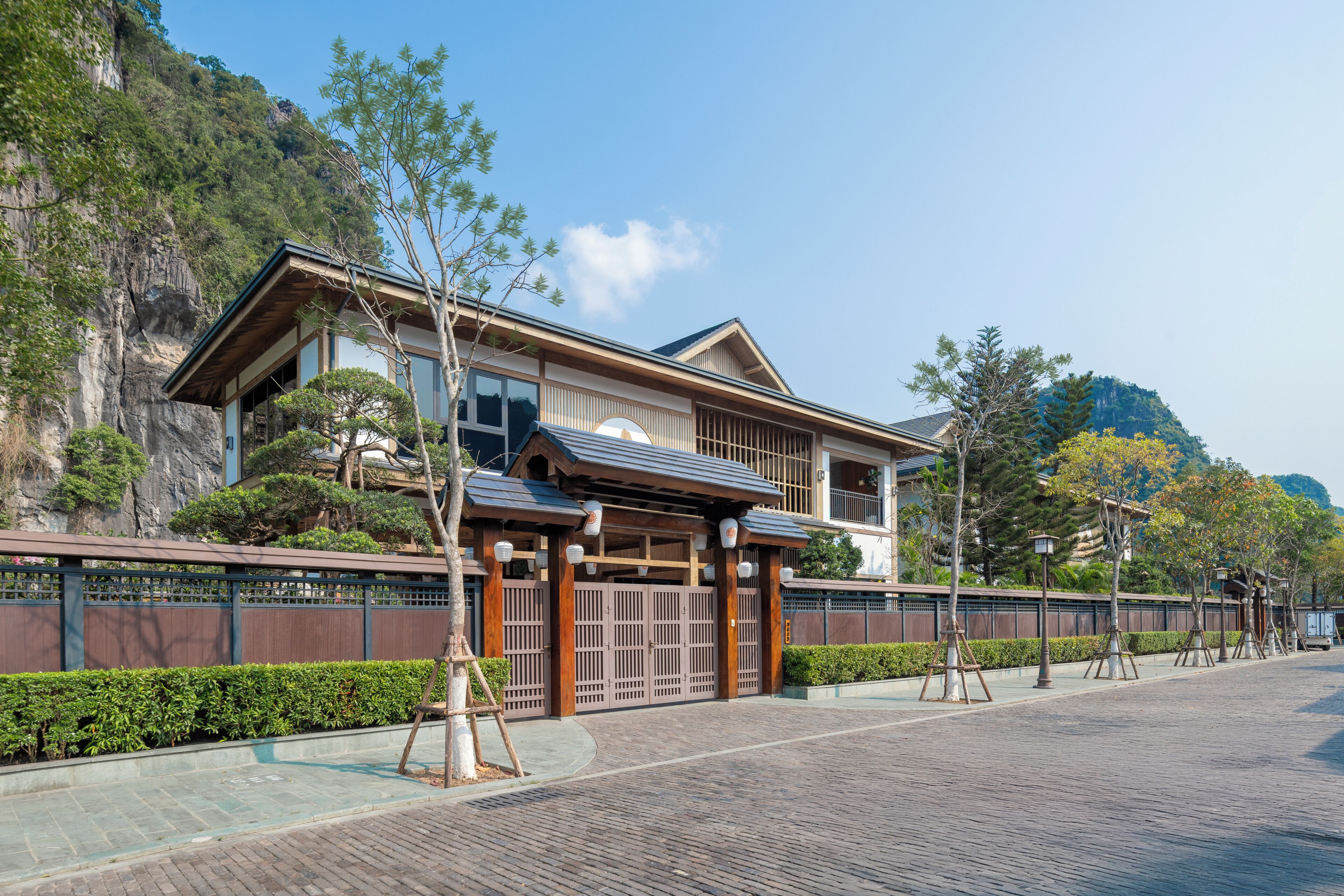 Presidential Villa, 1 King Bed | Minibar, in-room safe, desk, blackout curtains