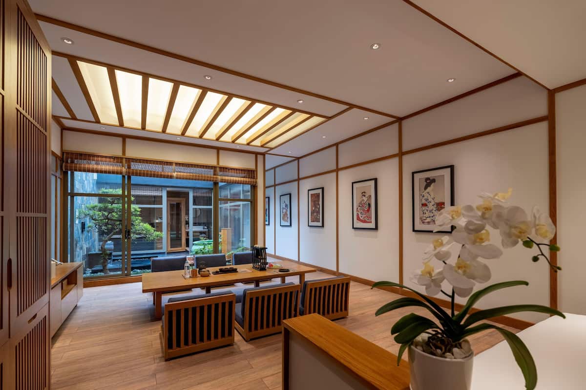 Washitsu Omoteashi with Public Onsen | Living area