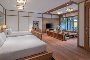 Premium Room, 1 Katil Raja (King) | Bar mini, peti besi dalam bilik, meja, langsir/tirai gelap terus 