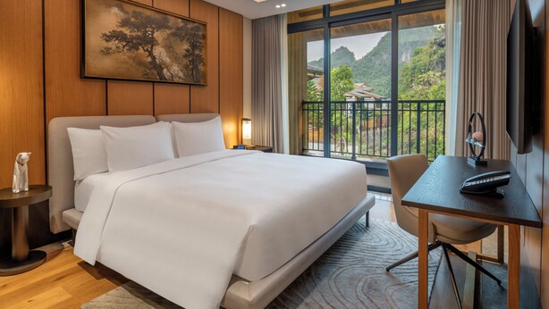 Villa – president, 1 kingsize-seng (w/ Private Onsen) | Minibar, safe på rommet, skrivebord og blendingsgardiner