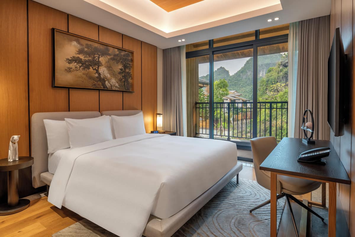 Villa presidencial, 1 cama de matrimonio grande | Minibar, caja fuerte, escritorio y cortinas opacas