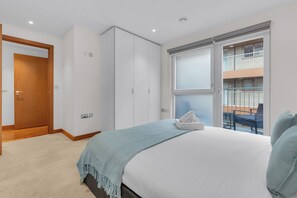 1 habitación, escritorio, tabla de planchar con plancha y wifi gratis 