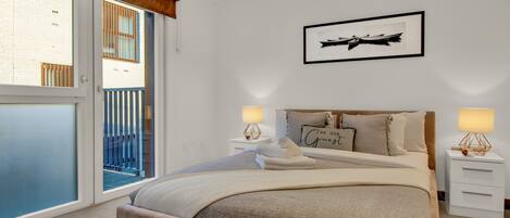 1 bedroom, in-room safe, desk, iron/ironing board