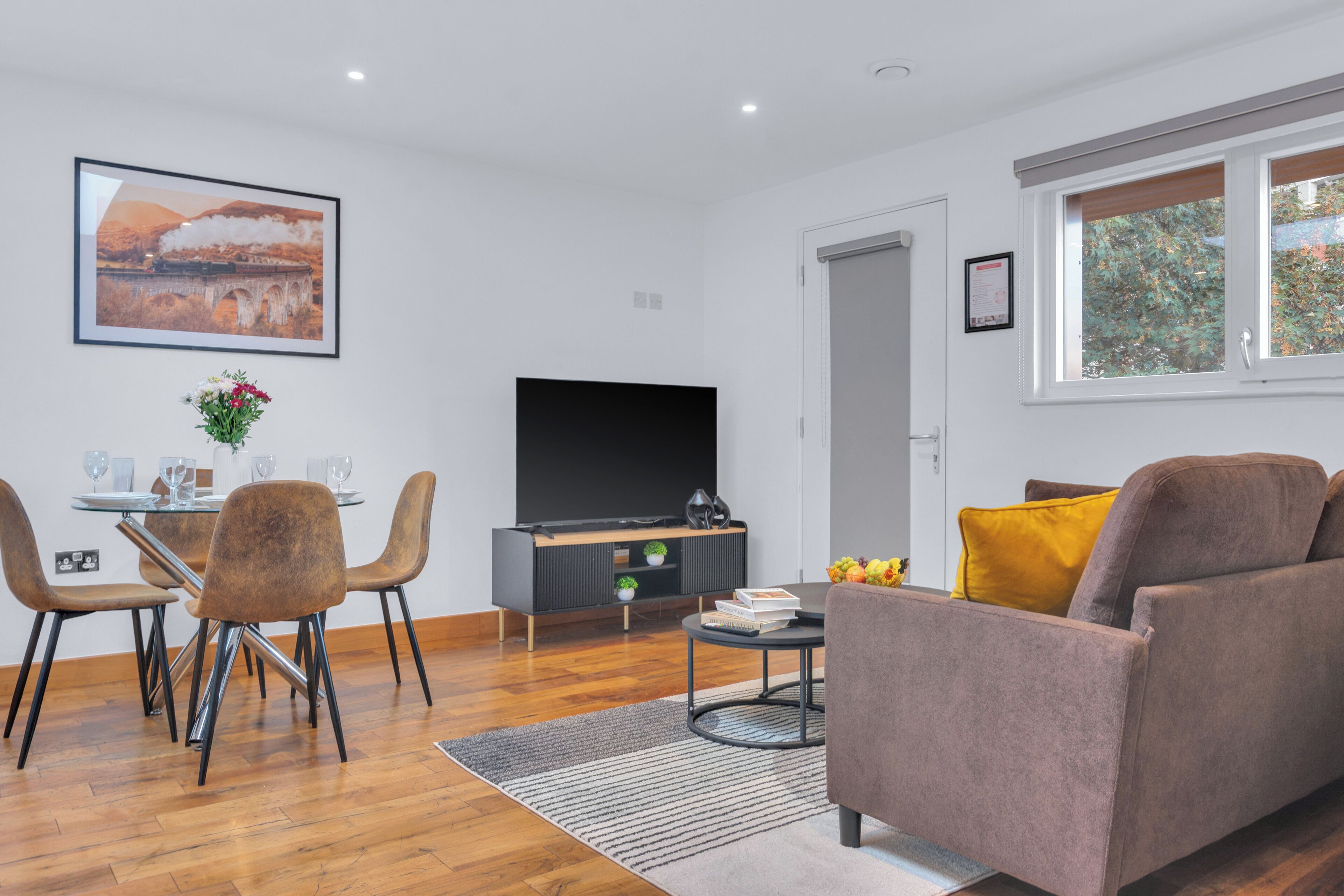 Een flatscreentelevisie