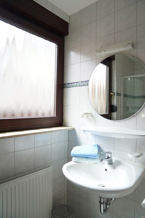 Double Room | Bathroom