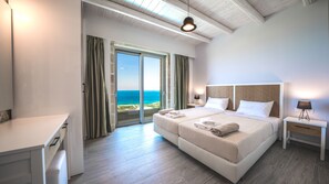 2 bedrooms, desk, iron/ironing board, travel cot - Villa Alkinoos, sea view, spacious outdoor area (Chania)