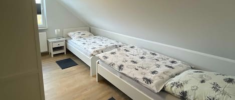 3 bedrooms, bed sheets