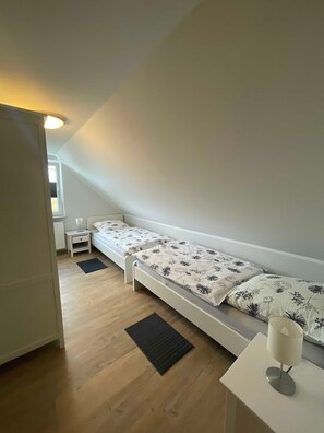 3 bedrooms, bed sheets