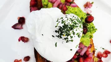 Free daily full breakfast