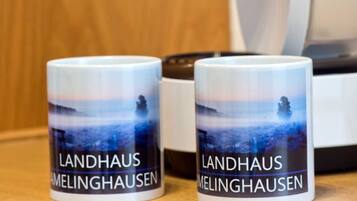 Kaffee und/oder Kaffeemaschine