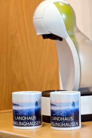 Kaffee und/oder Kaffeemaschine