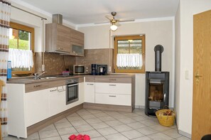 Køleskab, mikrobølgeovn, ovn, opvaskemaskine