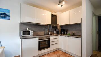 Fridge, microwave, oven, dishwasher