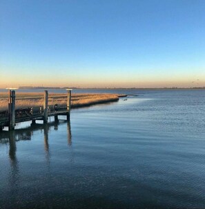 Luokittelematon kuva, 3 kautta 24, painike