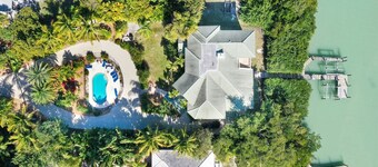 ROYAL PALM HOUSE - Luxury Style 3 Bedroom Home On Captiva With Private Pool