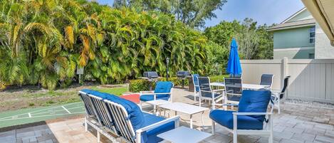 屋外ダイニングエリア