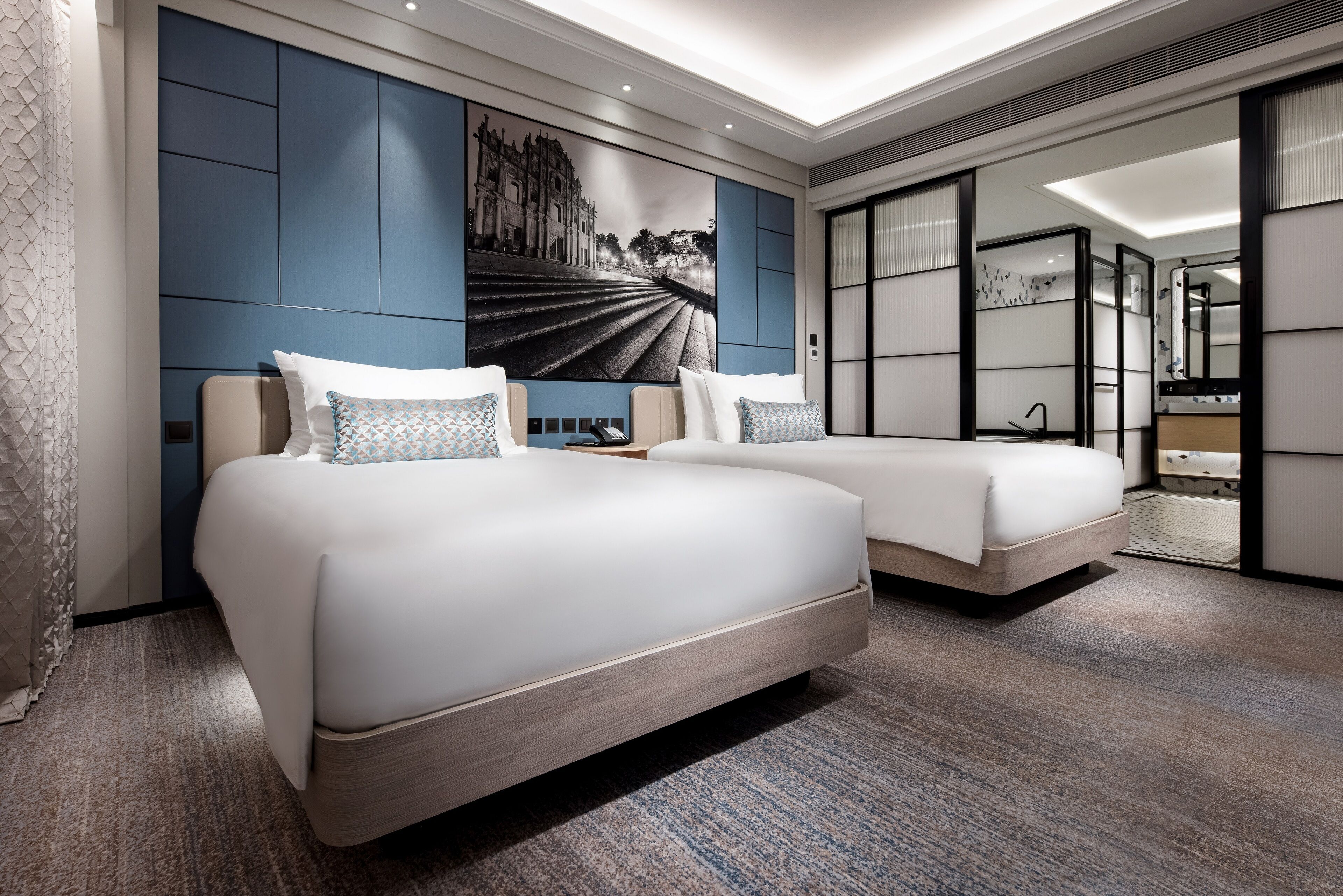 lisboeta deluxe room - studio | premium bedding, down duvets, in-room safe, desk