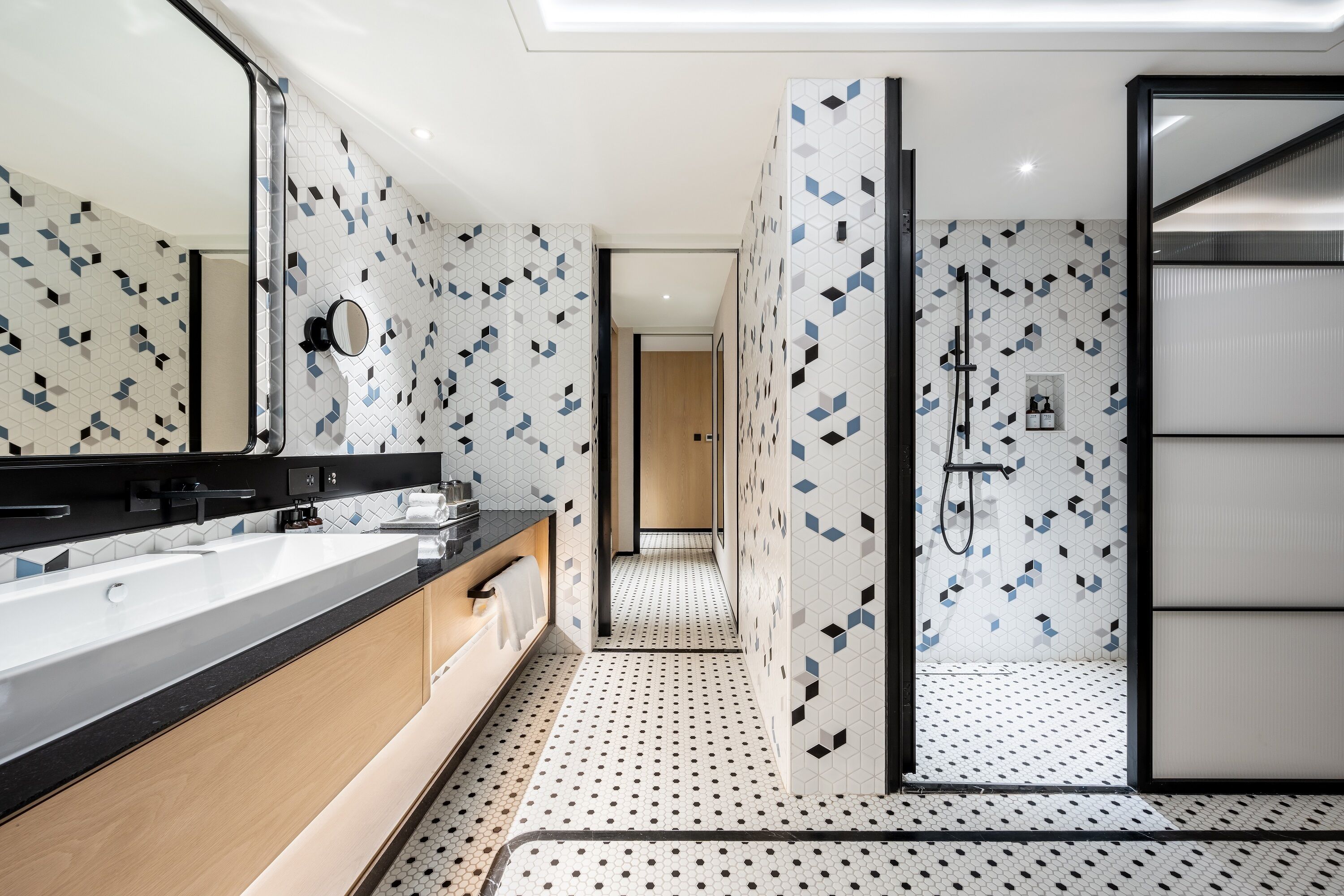 lisboeta suite - twin | bathroom | separate bathtub and shower, free toiletries, hair dryer, bathrobes