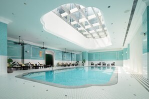 Indendørs pool