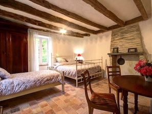 3 bedrooms, free WiFi, bed sheets