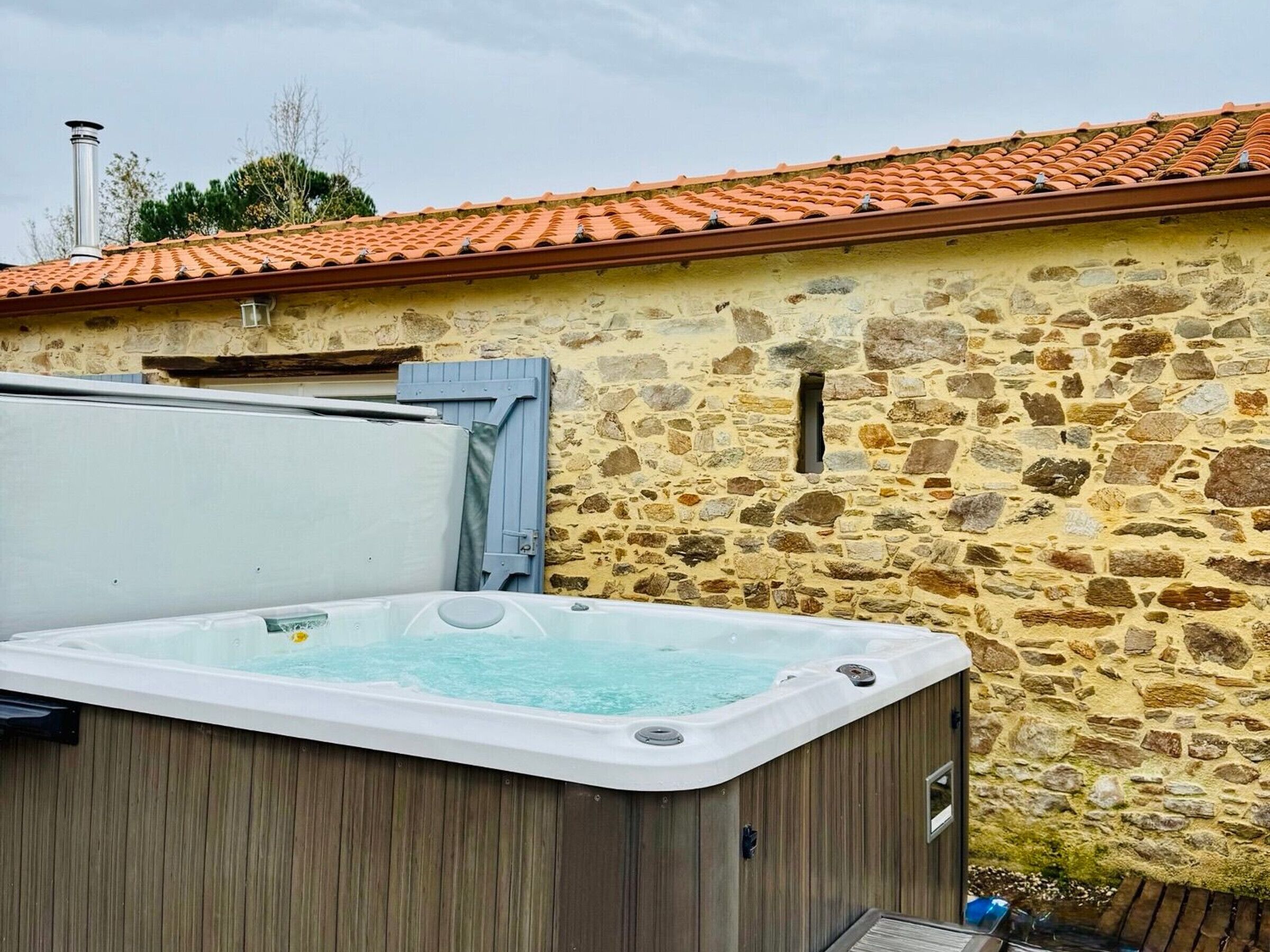 Bain à remous extérieur