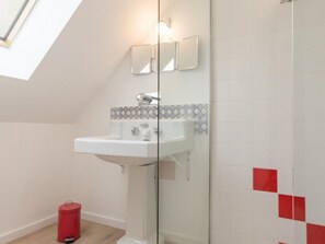 Bathroom - Gîte Bois Brûlé: Authentic Charm in Guérande (Guérande)