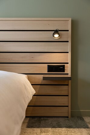 Habitació amb dos llits individuals estàndard | Escriptori, habitacions insonoritzades, wifi gratuïta i roba de llit 