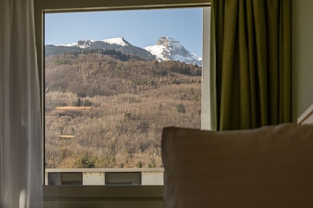 Standard Twin Room | Desk, soundproofing, free WiFi, bed sheets