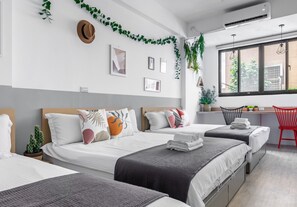 Decoración personalizada, escritorio y sistema de insonorización