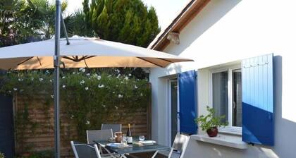Maison lumineuse proche Nantes, jardin privatif, parking, Wi-Fi, cuisine équipée, équipements bébé
