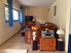 Interior - Cozy Seaside Cottage with Large Terrace, Enclosed Garden, and 3 Bedrooms (Saint-Brevin-les-Pins)