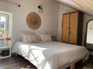 1 bedroom, free WiFi, bed sheets