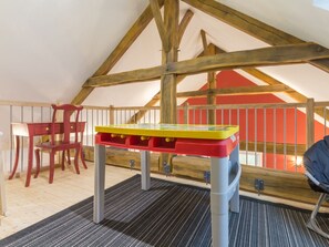Children's area - Charming Renovated Barn with Private Pond near Nantes (Nort-sur-Erdre)