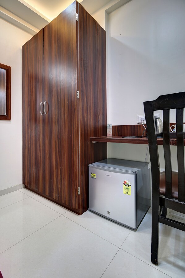 Select Comfort beds, rollaway beds, free WiFi, bed sheets