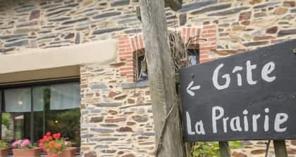Gßte calme avec jardin clos, équipements complets et activités sur place à Callac