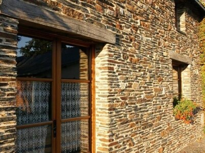 Charming Cottage with Garden, Near Nantes, Baby & Pet-Friendly