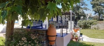 Charming Renovated Family Home, Close to Sea with Garden, Ping-Pong, and Fireplace