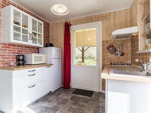 Réfrigérateur, micro-ondes, four, lave-vaisselle