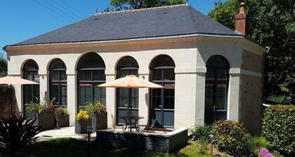 Urban Retreat: Charming GĂźte with Private Terrace, Nearby Nantes, Parking, and Bikes Available