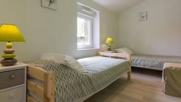 4 makuuhuonetta, ilmainen Wi-Fi, vuodevaatteet