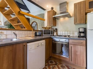 Réfrigérateur, micro-ondes, four, lave-vaisselle