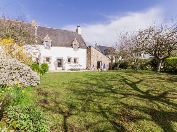 Exterior - Charming 3-Bed House with Garden near Guérande's Salt Marshes, Beaches & La Baule (Guérande)