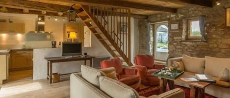 TV, fireplace, DVD player