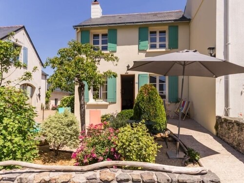 Fischerhaus mit Terrasse an der Loire, WLAN, Fahrrädern und Babyausstattung