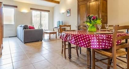 Gßte familial avec jardin clos, à 25 km de Nantes, WiFi, vélos et jeux pour enfants.