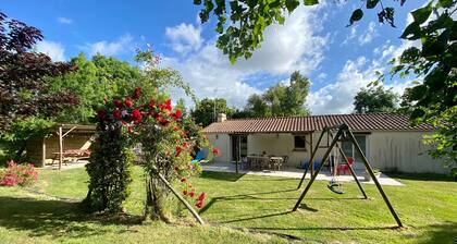 Countryside Retreat: Cozy 3-Bed Gîte with Garden, Terrace & Petanque near Pornic